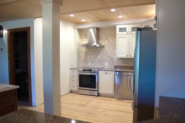 DBR-69_Main-Kitchen_1555x1037