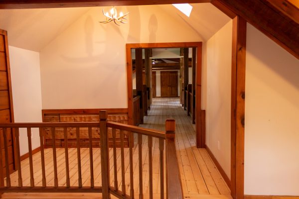 DBR-99_Upstairs-Loft-Alcove_1555x1037